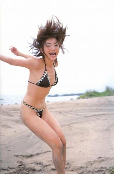 井川遥のエロ画像102枚 セミヌードや水着おっぱいお宝胸チラまで癒し系女優の過激なグラビアまとめ おっぱいエロ画像 おっぱいさん