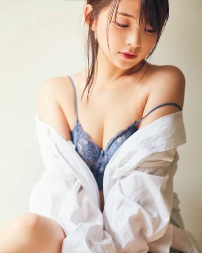 鈴木咲エロ画像167枚 Aカップ貧乳美女グラドルのスレンダー水着おっぱい＆セクシー自撮り集めてみた037
