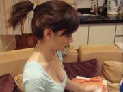 ポニーテール女子のおっぱい画像がエロい！これはヌけますねぇ…のサムネイル画像