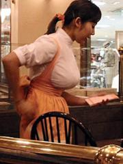 着衣状態で巨乳感が伝わる画像のサムネイル画像