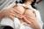 膨らみがわかる下から見る絶景おっぱい画像015