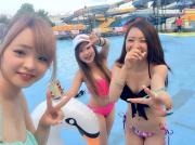 水着女子「ウェーイｗｗｗ」 SNSにアップされたもぎたておっぱい画像 (51枚)のサムネイル画像