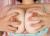 自分の巨乳を自ら揉んで自慢してるような巨乳画像028
