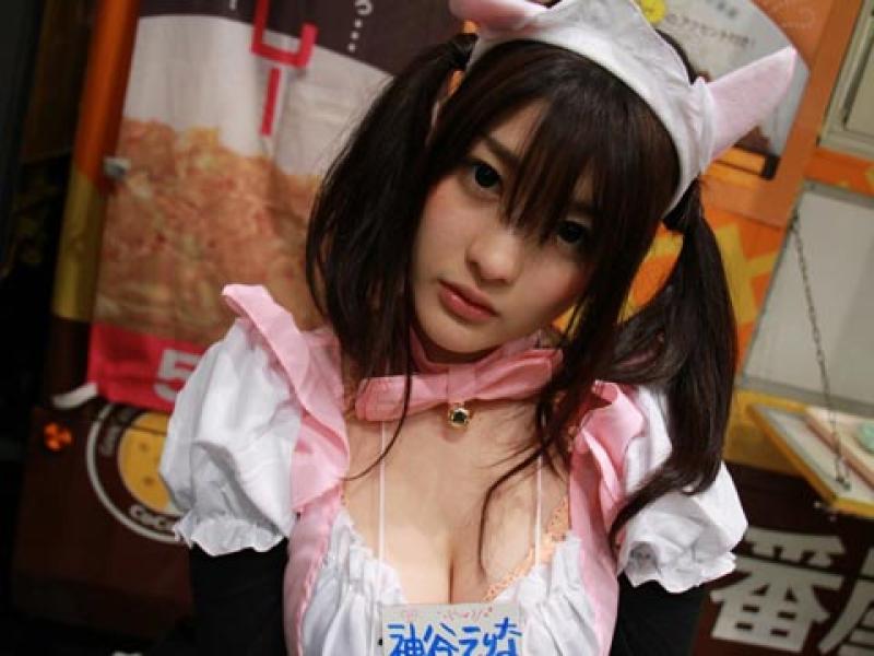 神谷えりなっていうコスプレっ子がEカップ巨乳で可愛いのサムネイル