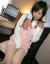 業務中におっぱいを揉まれるOL！気が弱い子だとセクハラし放題や＾～ (33枚)020