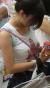 【おっぱい 盗撮画像】たすき掛けで胸の形が強調された巨乳パイスラ画像！！！027