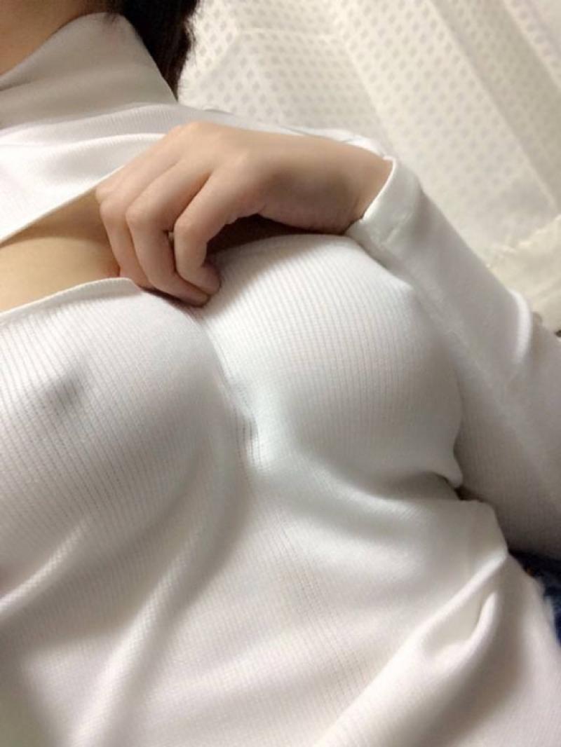 【ニット 巨乳】これほどにおっぱいを強調するエロ衣装があるだろうか？040