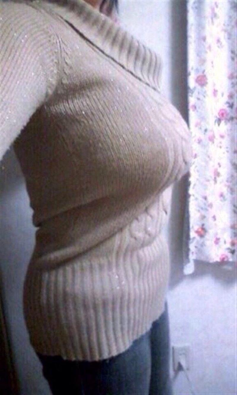 【ニット 巨乳】これほどにおっぱいを強調するエロ衣装があるだろうか？021