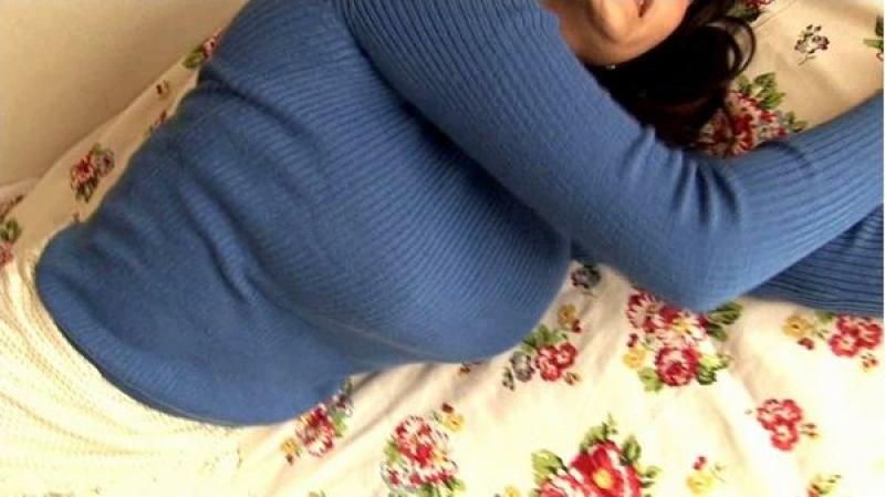 【ニット 巨乳】これほどにおっぱいを強調するエロ衣装があるだろうか？025