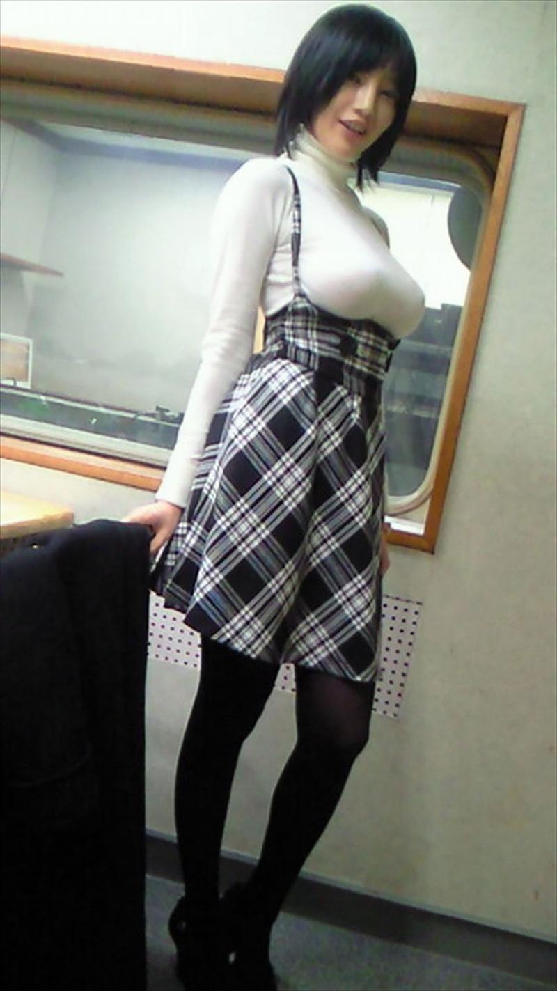 【ニット 巨乳】これほどにおっぱいを強調するエロ衣装があるだろうか？107