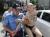 おっぱい丸出しで抗議を行うトップレス抗議集団FEMEN010