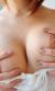 【手ブラ おっぱい】手で隠すだけなのにめちゃエロい手ブラおっぱい画像018