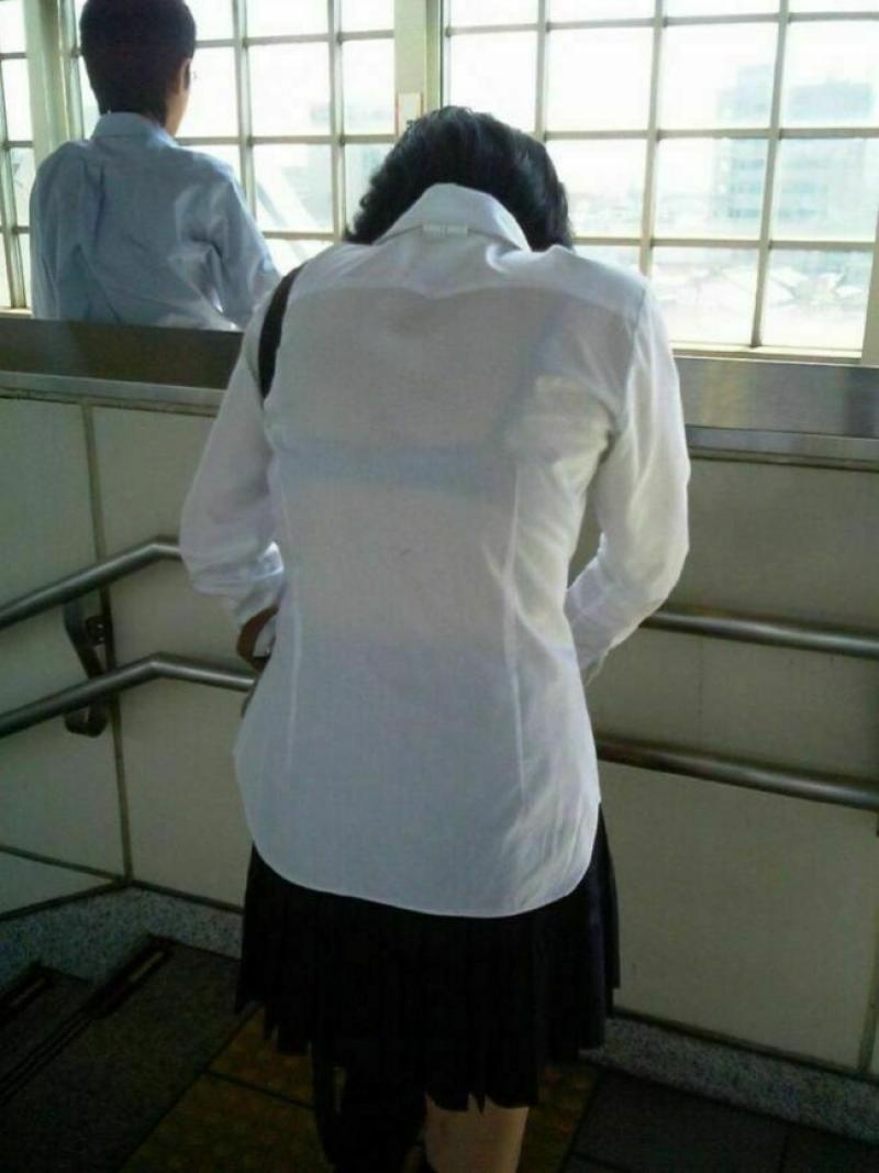 JK透けブラ画像159枚 夏服に下着が透けてる女子高生の制服盗撮集めてみた042