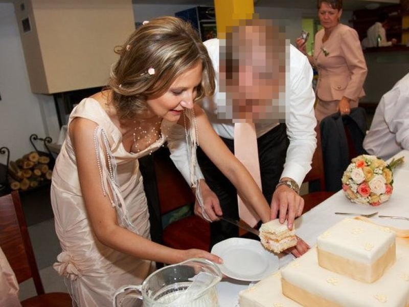 結婚式での胸チラってレア度高すぎるくねｗ (画像40枚)のサムネイル