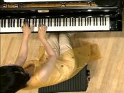 【胸チラ】谷間からのチラリズム具合がたまらないんだよ！ ｼｺｼｺ!!のサムネイル画像