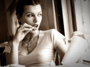 ミラ・ジョボビッチのオッパイに俺のP-ウィルスをぶっかけてやりたいお～！！！のサムネイル画像