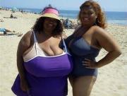 世界記録の巨乳・・・これスゲェ～なｗｗｗのサムネイル画像