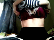 オッパイは出すのはOKけど顔はNGなのね～笑のサムネイル画像