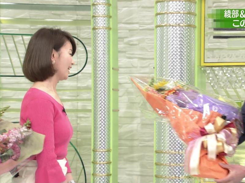 秋元玲奈アナ。スポーツ番組で最後のオッパイ…悲しいね…のサムネイル