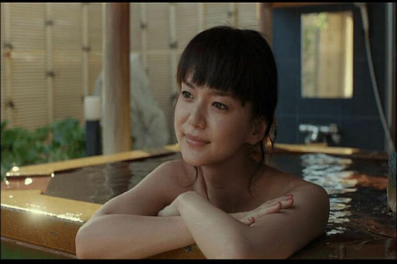 多部未華子の濡れ場＆グラビア画像160枚 ディープキスやベッドシーンまとめアイキャッチ画像