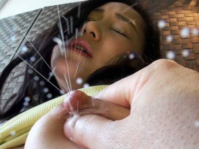 おっぱいから母乳のスプラッシュ出しまくりｗｗｗのサムネイル