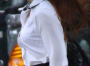 【制服 エロおっぱい】ぱっつんぱっつんに張った制服シャツの胸元がエロすぎる！！のサムネイル画像