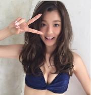 【朝日奈彩】ヤンマガ巻末を飾ったエロいい9頭身の超絶スタイルは、おっぱいもすごかった！のサムネイル画像
