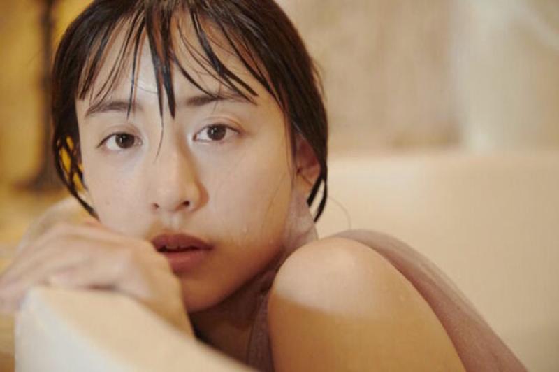 山本美月の濡れ場おっぱい！美人女優の大胆グラビアやセミヌード、さらにパンチラまでエロ画像112枚！のサムネイル