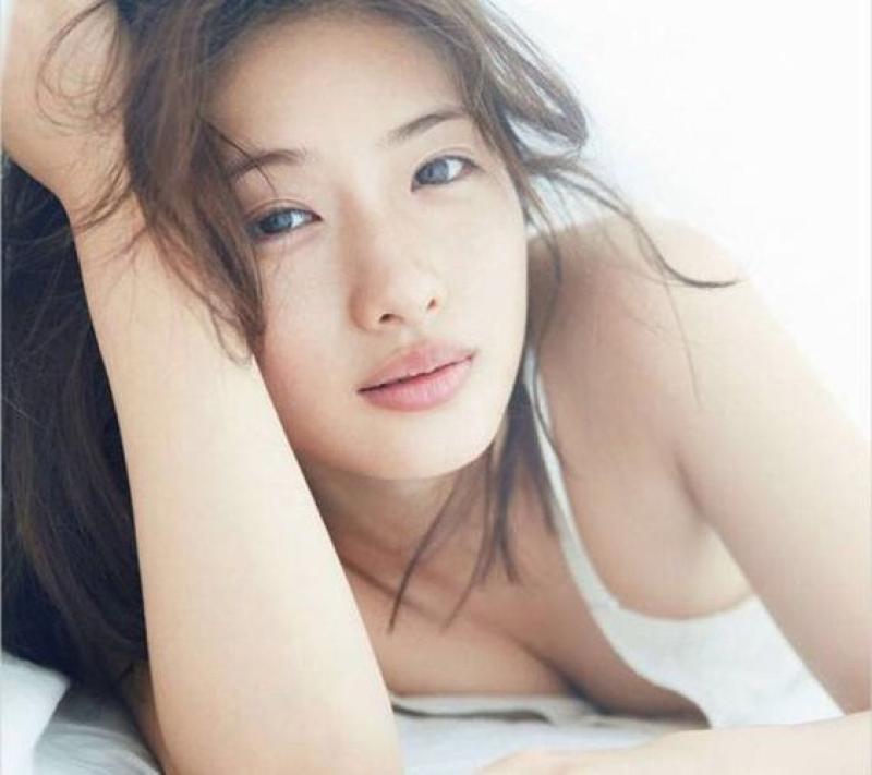 【石原さとみ おっぱい】唇もおっぱいも石原さとみはやっぱエロいwのサムネイル