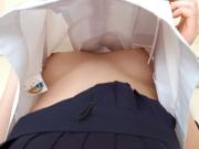 おっぱい様を下から拝んだ画像！神々しくて合掌してまうわ… (33枚)のサムネイル画像