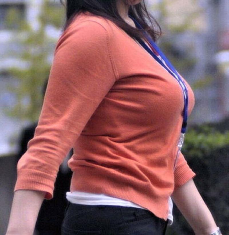 OL着衣巨乳エロ画像61枚 おっぱいが大きな素人OLの街撮り盗撮集めてみたのサムネイル画像