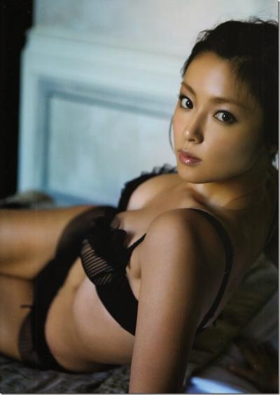 深田恭子のエロフェロモンDカップ乳画像 ﾊｧﾊｧ012