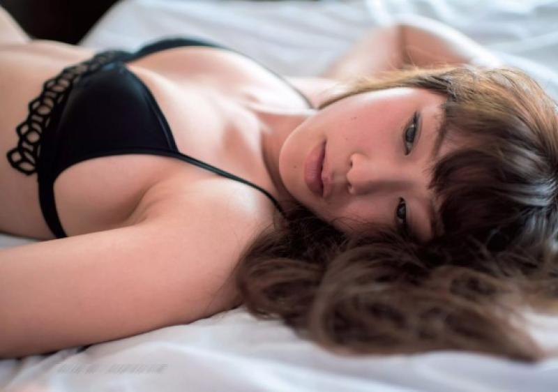 神スイング、稲村亜美のEカップおっぱいをキャッチしてぇ…のサムネイル