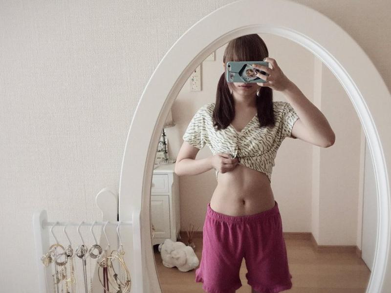 きゃりーぱみゅぱみゅのエロいくびれをご覧ください！のサムネイル