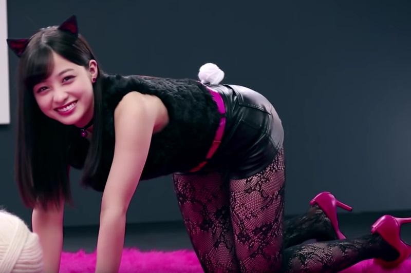 橋本環奈の小悪魔ドスケベ新CMがエロすぎるｗｗｗ黒タイツサイコー！のサムネイル