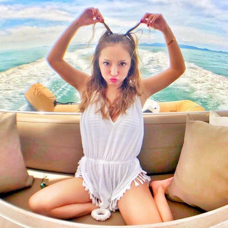 浜崎あゆみエロ画像160枚 伝説的歌姫のセミヌードや胸チラ・パンチラハプニング・お宝水着グラビア集めてみたのサムネイル