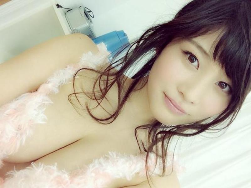 巨乳グラドル橘花凛のムッチリボディとHカップのぷるるんおっぱいがエロいのサムネイル
