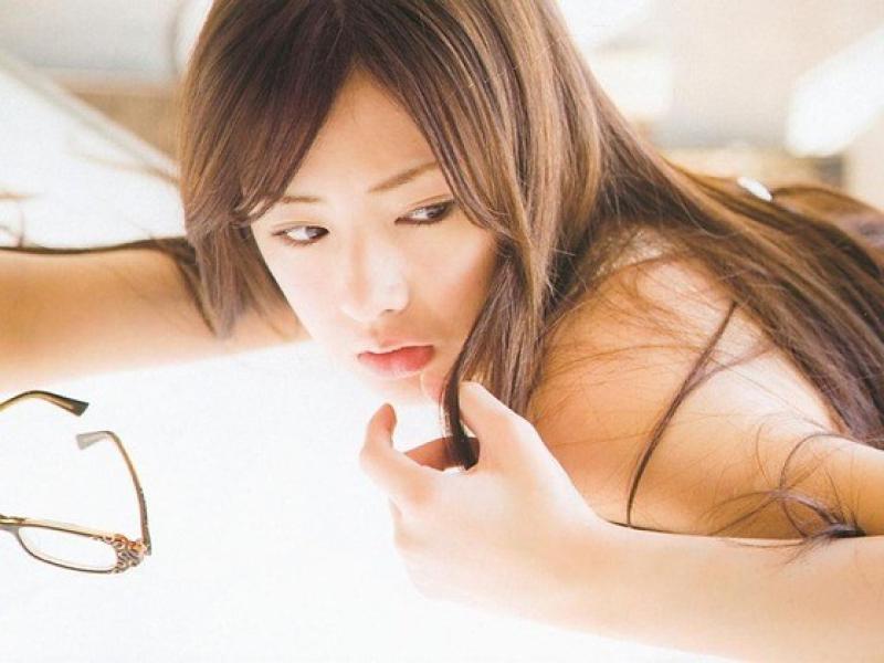 北川景子が濡れ場シーンにて小悪魔風にBカップおっぱいをチラつかせてる///のサムネイル