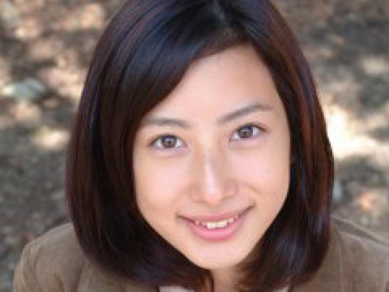 山内明日 おっぱいのサムネイル