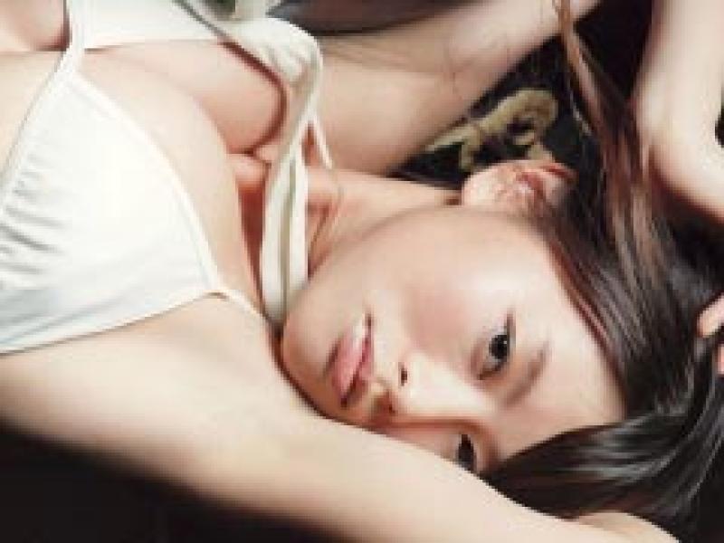 吉野紗香 おっぱいのサムネイル