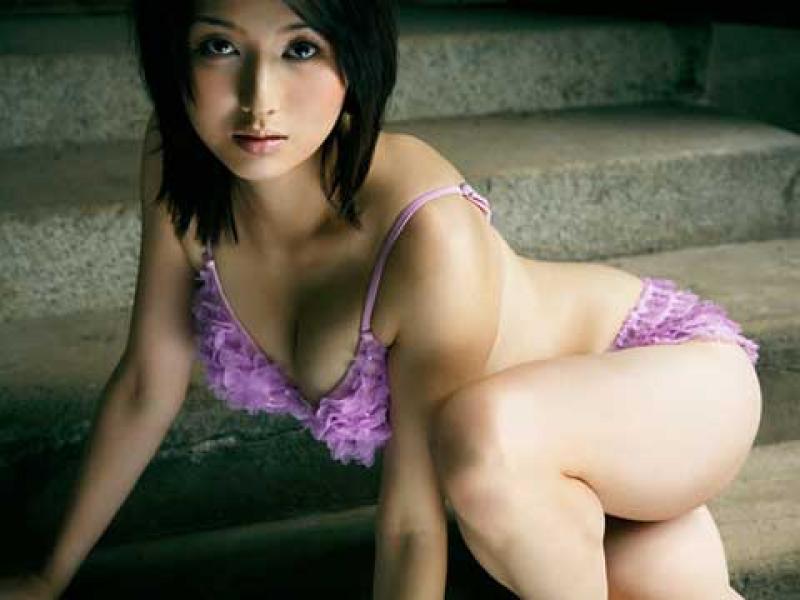 熟して更に卑猥になった橋本マナミのEカップ巨乳のサムネイル