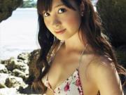 小嶋陽菜 おっぱいのサムネイル画像