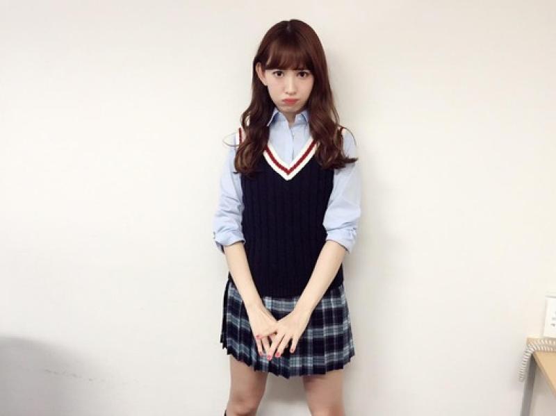 【エロ乳】AKB小嶋陽菜(27)JKコスが未だに似合うと話題にｗのサムネイル