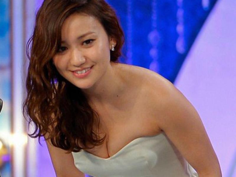 大島優子が日本アカデミー賞授賞式でセクシードレスで胸チラアピールのサムネイル