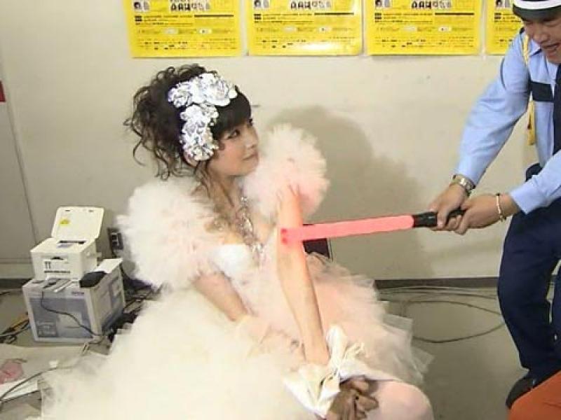 佐藤江梨花の三十代にしてこのプロポーションは神級な件のサムネイル