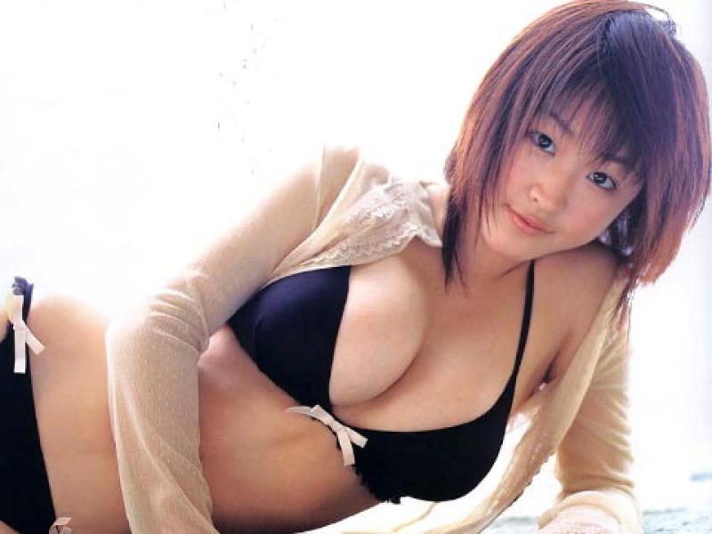 巨乳美女発見元グラビアアイドルの島本里沙のサムネイル