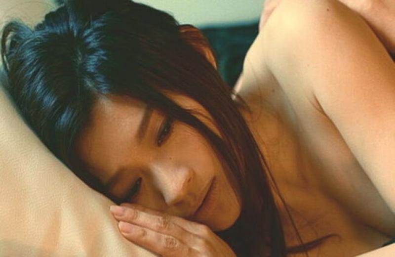 篠原涼子エロ画像132枚 素っ裸濡れ場シーンやハプニング胸チラ・セクシーな下着グラビア集めてみたのサムネイル