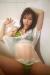 ここまでブラ下がってるのに乳首見えない吉木りさのおっぱい画像005