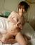 乳首かくして乳房隠さずの手ブラ画像044