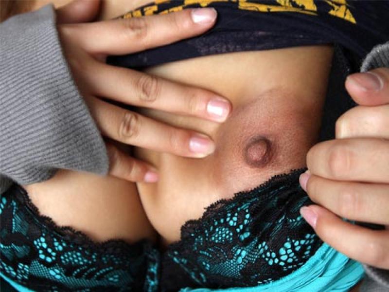 生暖かいおっぱいのオンパレード！ポロリしてるおっぱいに興奮する俺のチンコ！のサムネイル